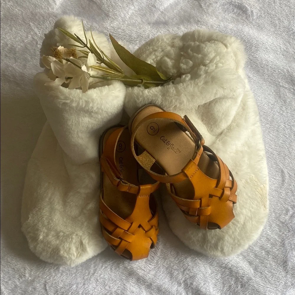 Cat & Jack Kids Tan Sandals